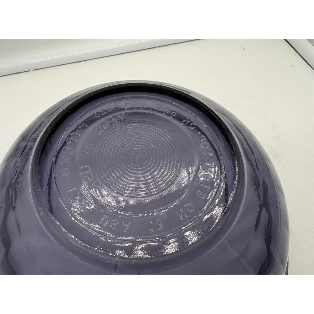 Pyrex vintage amethyst
